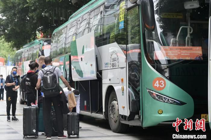 拜仁此前在德甲1-5惨败法兰克福，赛后拜仁旧将托马斯-海尔默炮轰了球队。